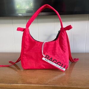 SANDY LIANG//BAGGU MINI BOW BAG